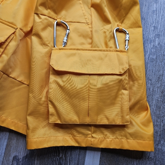 Renowned Nylon Carabiner Shorts Yellow Medium NEW with Tags - Picture 2 of 8